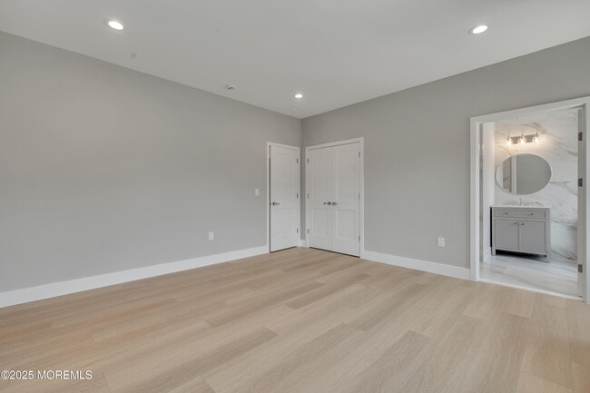 Building Photo - 720 8th St