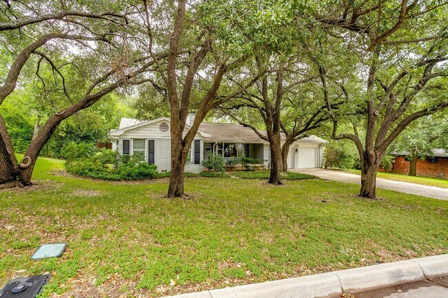 Primary Photo - Charming 3-Bed, 2-Bath Home in Fort Worth'...