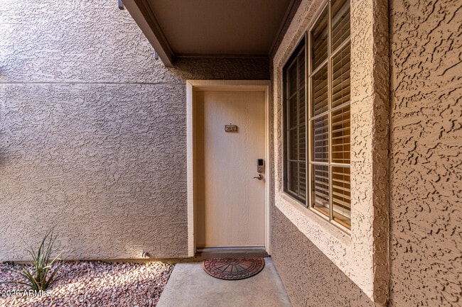 Building Photo - 1720 E Thunderbird Rd