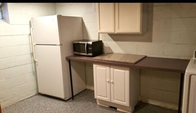 Building Photo - 1409 Gardenia Ave