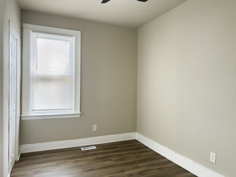 Building Photo - 123 Walnut Ave