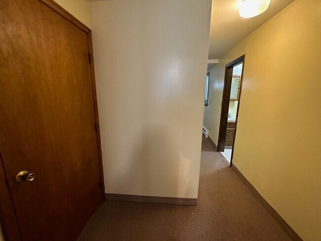 Building Photo - 410 Highland Ave