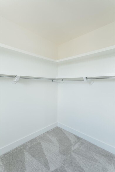 Building Photo - 504 Vernon Cir