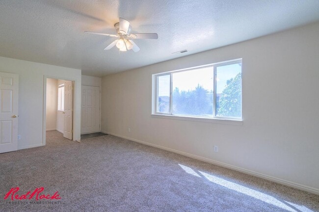 Building Photo - Enjoy Scenic Ivins Living – 3-Bed, 2-Bath ...