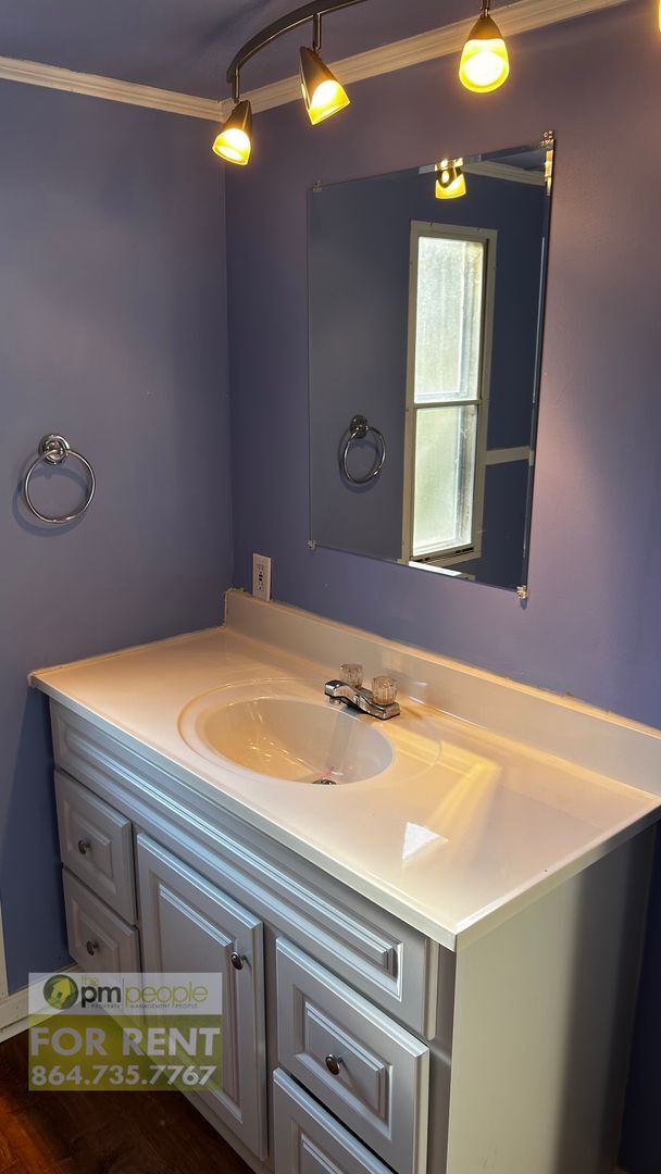 Building Photo - No rent until April 1st!! Simple Life, Serene Setting ~ Cozy 3/1.5 Available!