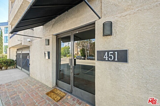 Building Photo - 451 S Barrington Ave