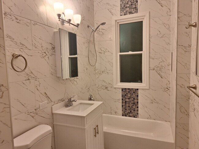 Building Photo - 13251 S Commercial Ave