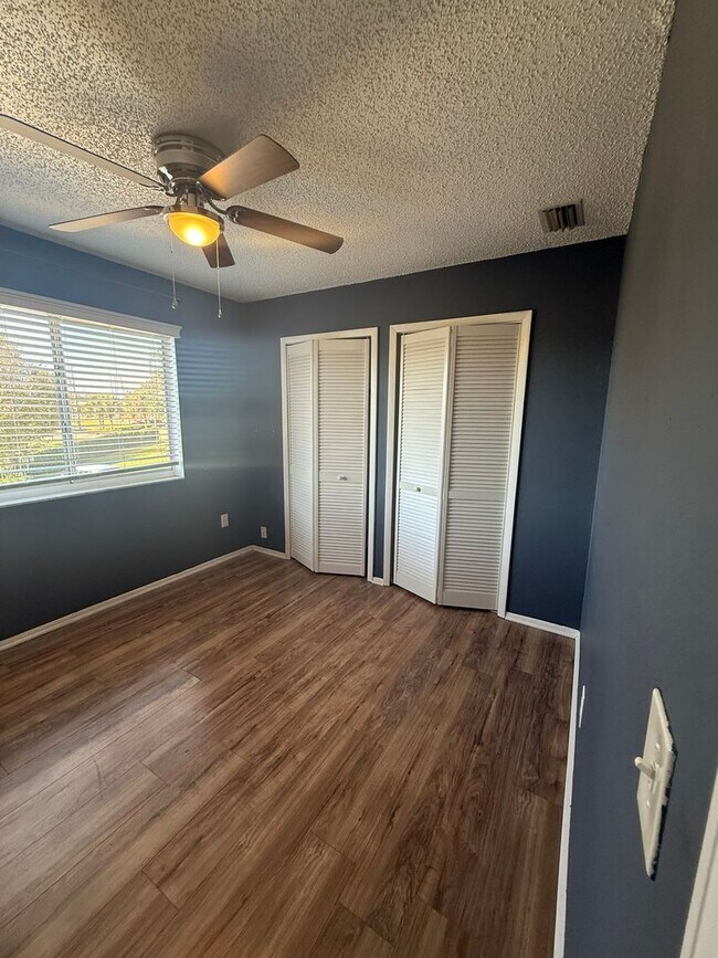 Building Photo - 102 Kristi Ann Ct