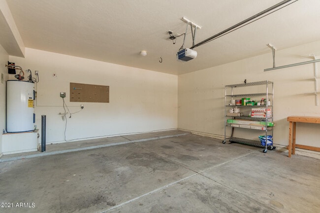 Building Photo - 204 W Mountain Sage Dr