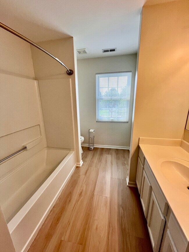Building Photo - 1523 Schumacher Dr