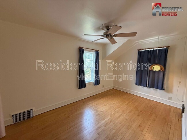 Building Photo - 2185 N 70th St