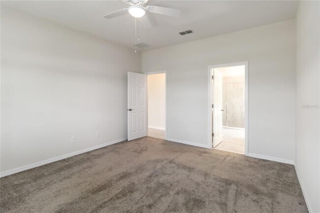 Building Photo - 1651 Chatsworth Cir