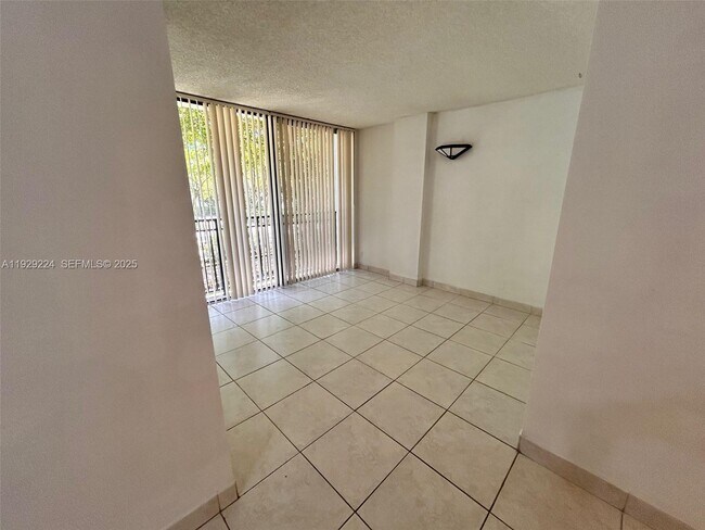 Building Photo - 16919 N Bay Rd