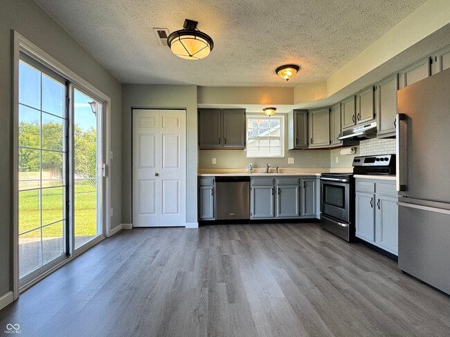 Building Photo - 39 Cedarwood Dr