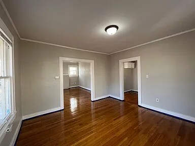 Building Photo - 218 S Valentine St