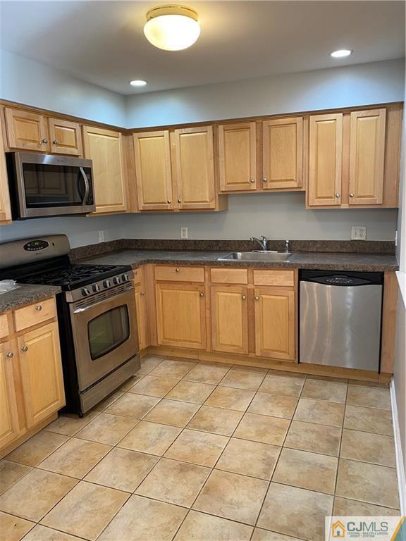 Building Photo - 1127 Fernwood Ct