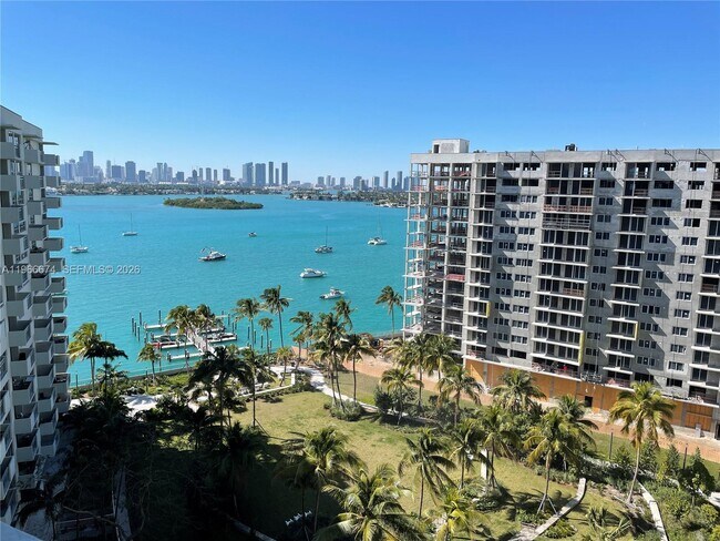 Building Photo - 1500 Bay Rd