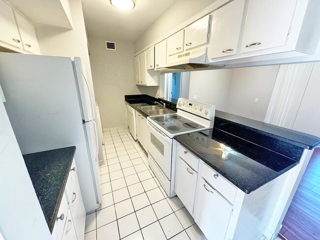 Building Photo - 4457 Treehouse Ln