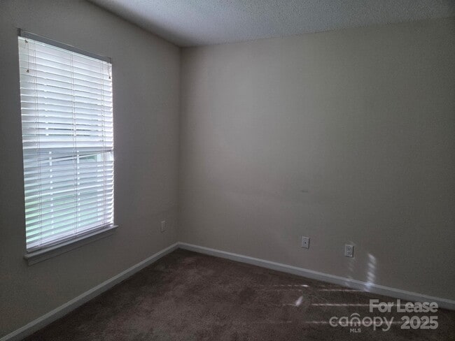 Building Photo - 437 Cedarcroft Dr