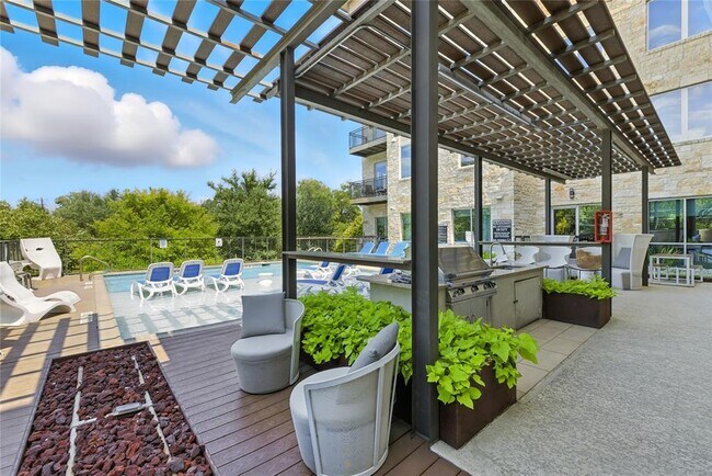 Building Photo - 1900 Barton Springs Rd