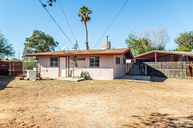 Building Photo - 2317 S Forgeus Ave