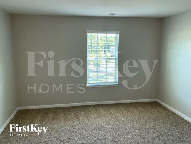 Building Photo - 715 Saddlebred Ln