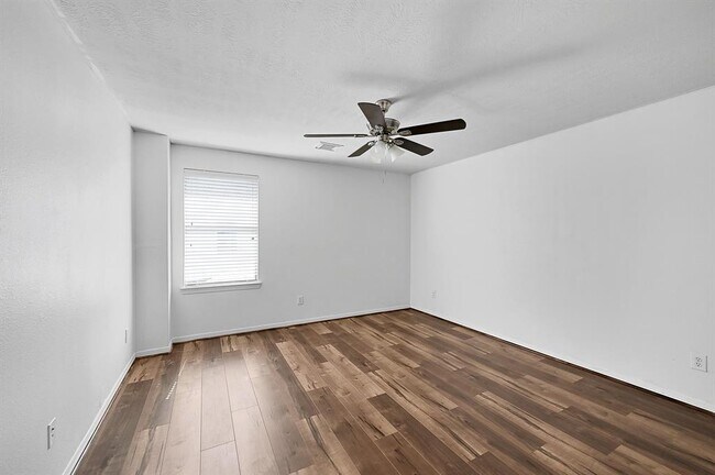 Building Photo - 8803 Peach Oak Crossing