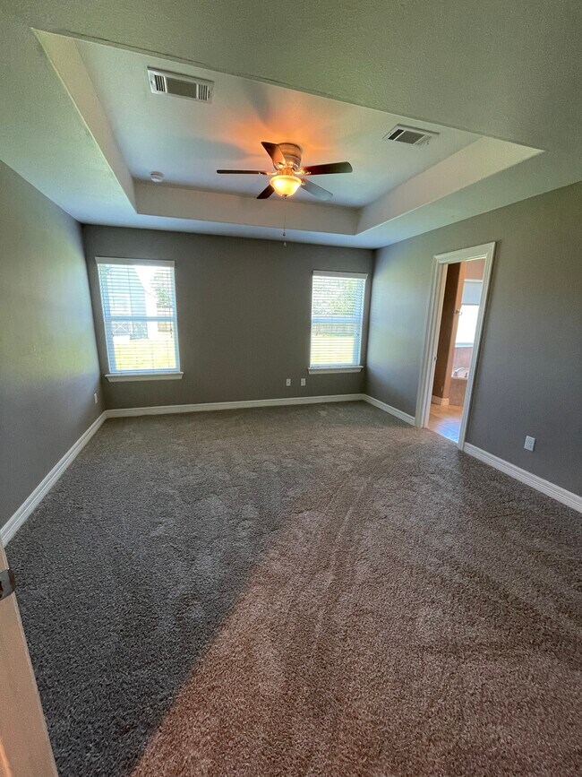 Building Photo - 6122 Stoney Brook Dr