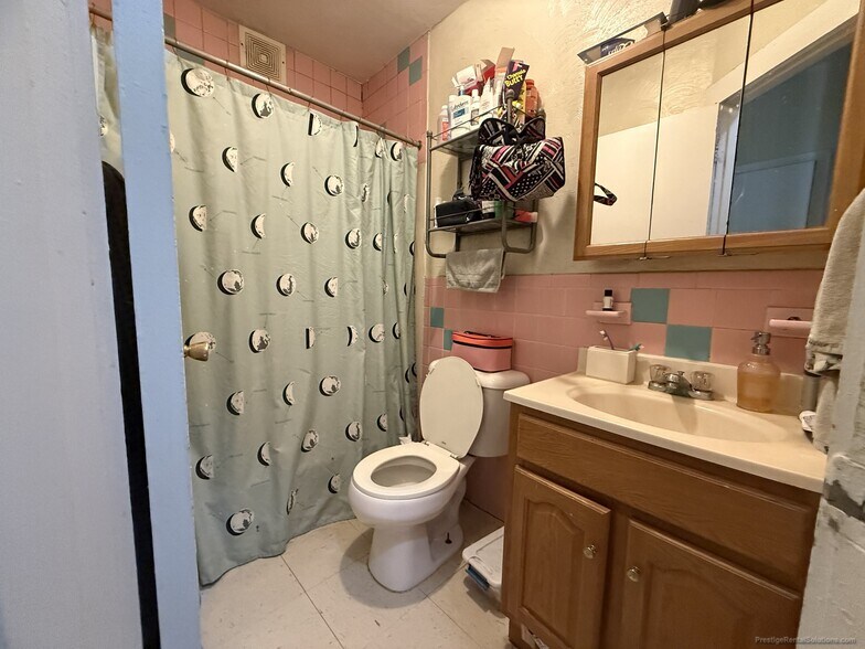 Building Photo - 14 S Huntington Ave