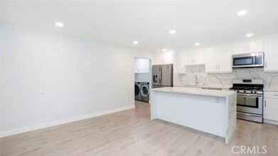 Building Photo - 12558 Vanowen St