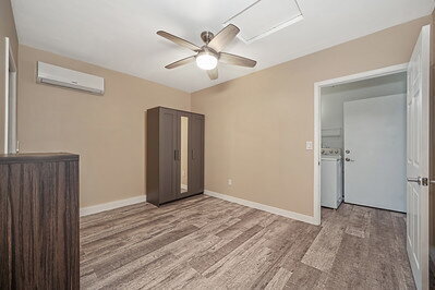 Building Photo - Modern Studio