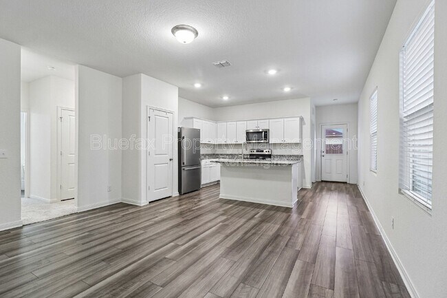 Building Photo - 14374 Palm Ridge