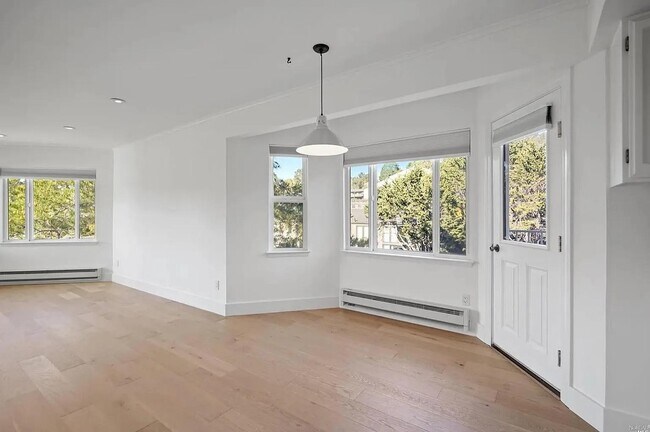 Building Photo - 120 Seminary Dr