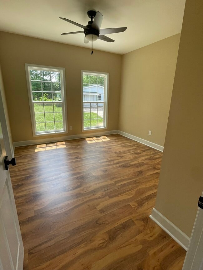 Building Photo - 1406 Old Estill Springs Rd