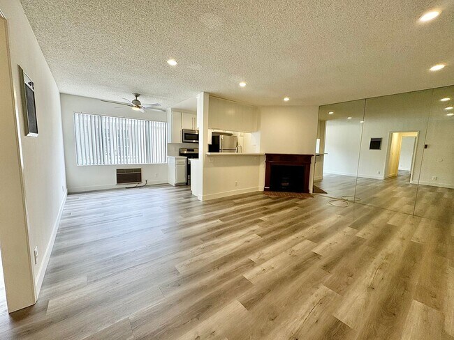 Interior Photo - hug354