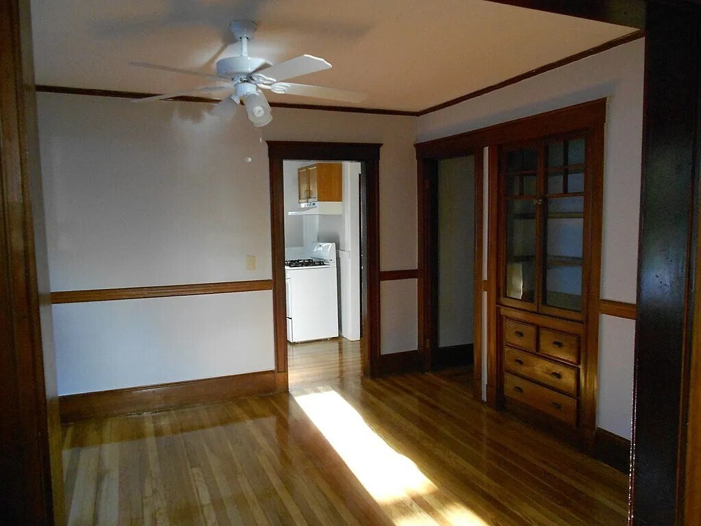 Building Photo - 52 Redlands Rd