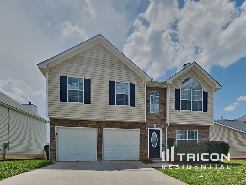 Primary Photo - 40 Adelaide Dr