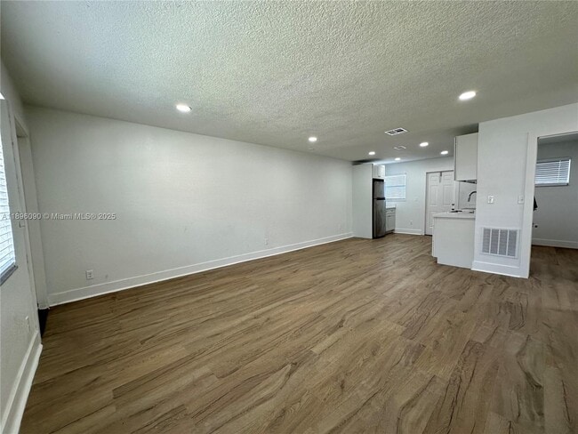 Building Photo - 116 NW 2nd Ave