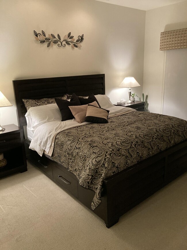 Building Photo - 54635 Shoal Creek