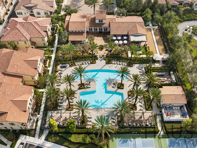 Building Photo - Rare 55+ Gated Travata Community – Bedrooms on Main + Loft + Resort-Style Amenities!