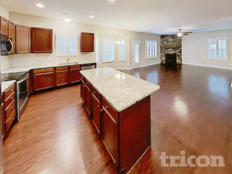 Building Photo - 5766 Woodside Forest Trail