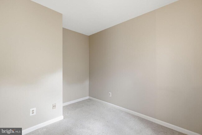 Building Photo - 2822 Lee Oaks Pl