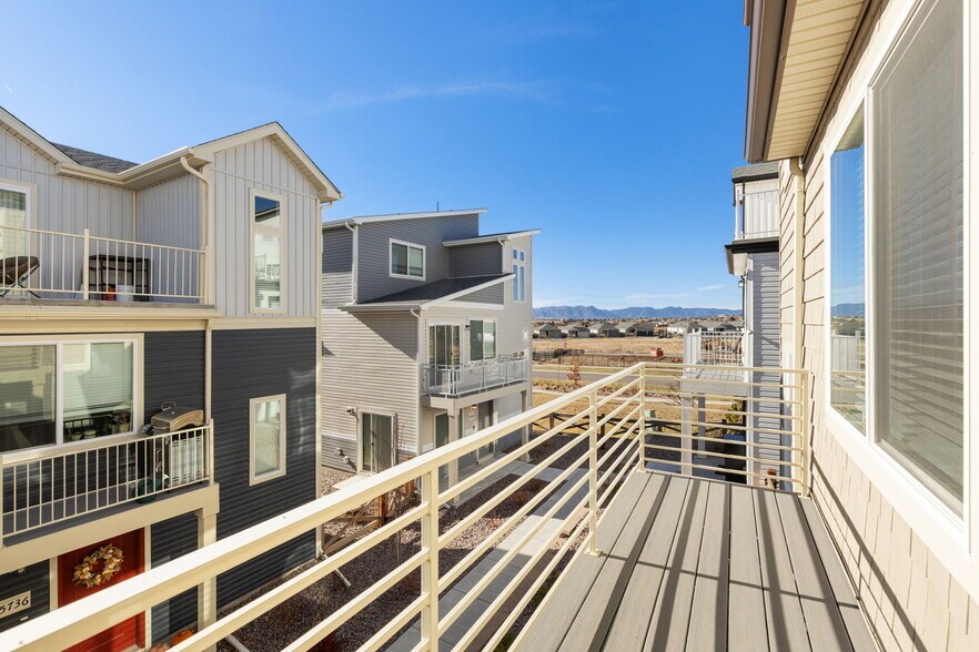 Building Photo - 5748 Thurless Ln