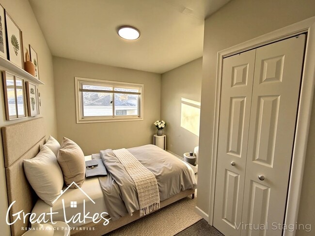 Building Photo - Charming 3 Bedroom 2 Bathroom now available for rent