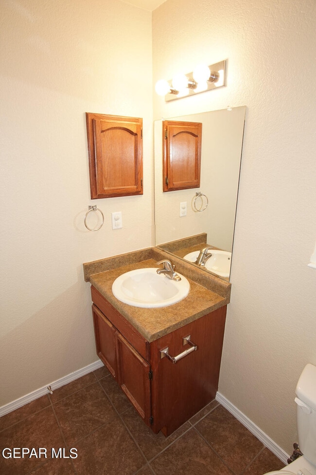 Building Photo - 7133 Mesquite Tree Ln