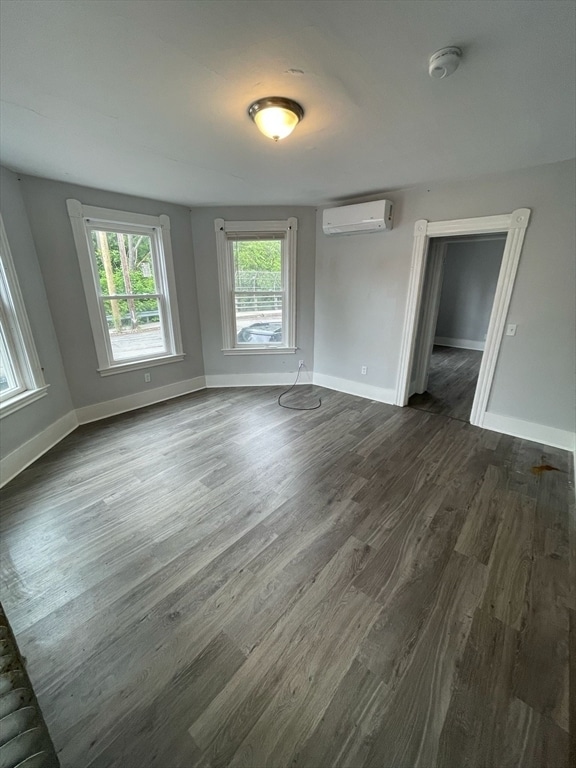 Building Photo - 117 Maple St