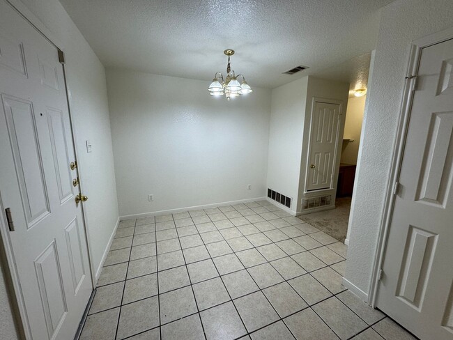 Building Photo - 311 Cedar Ridge Dr