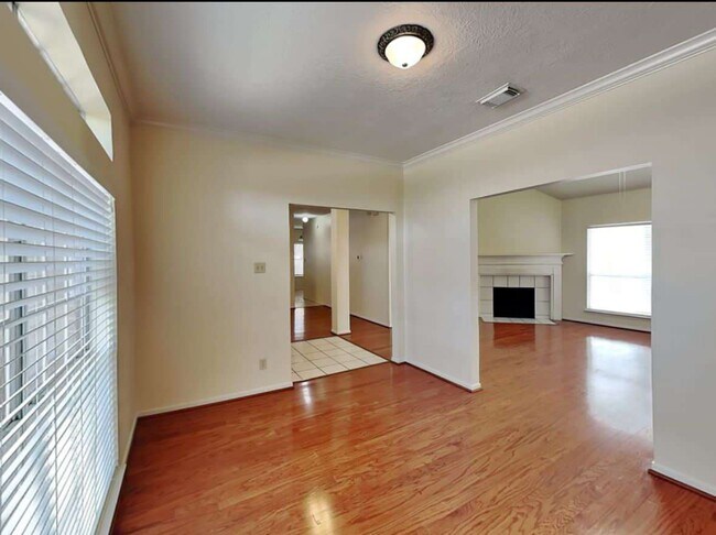 Building Photo - 16023 Mountain Shadows Dr