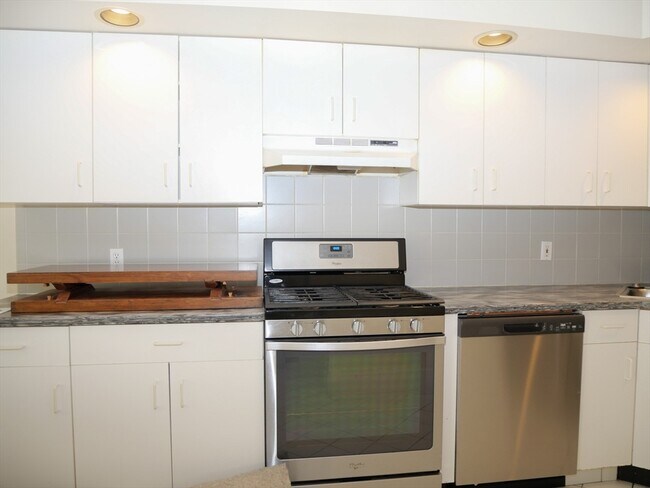 Primary Photo - 22 Garrison Rd