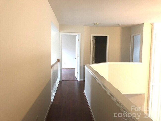 Building Photo - 9525 Oswald Ln